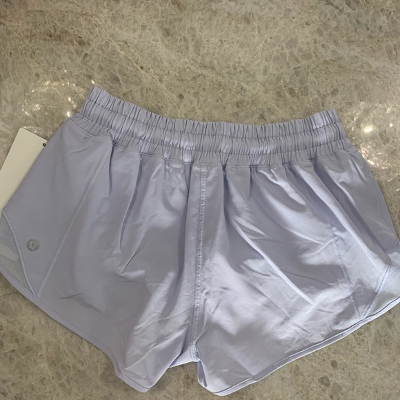 Lululemon Hotty Hot Short II 2.5" - Picture 9 of 16